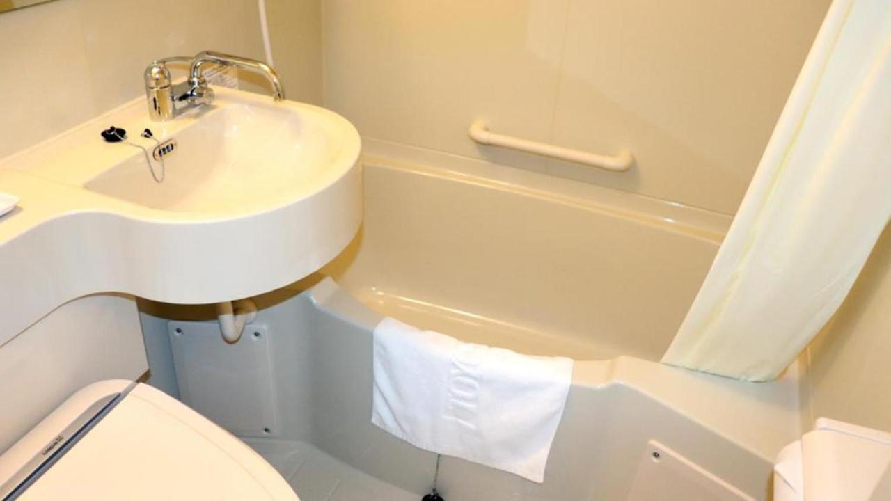 Toyoko Inn Osaka Hankyu Juso-Eki Nishi-Guchi No.2 Экстерьер фото